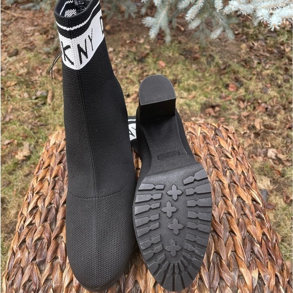 DKNY Women's Black Tessa Knitted Monogram Ship on Platform 4” Heel Ankle Boots - Picture 9 of 12